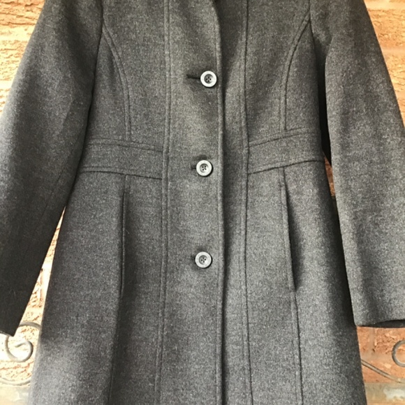 Coat - Picture 5 of 9